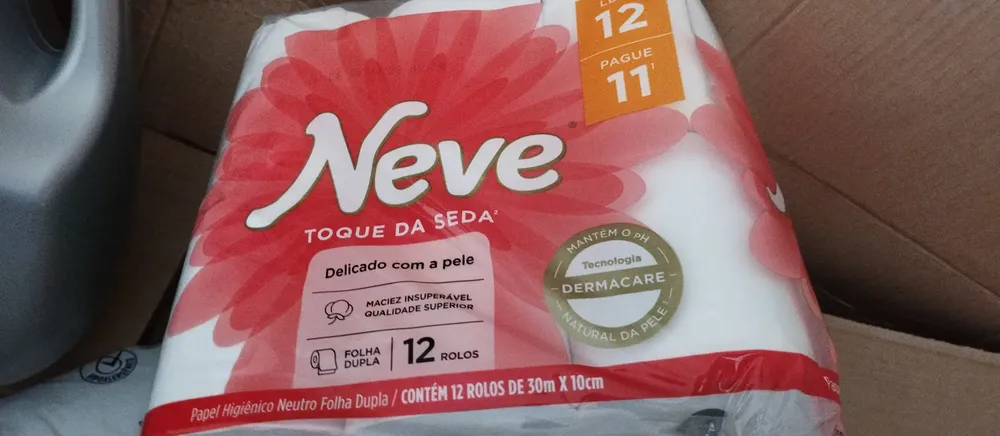 Papel higiênico Neve Toque da Seda folha dupla 30 m de 40 un 14