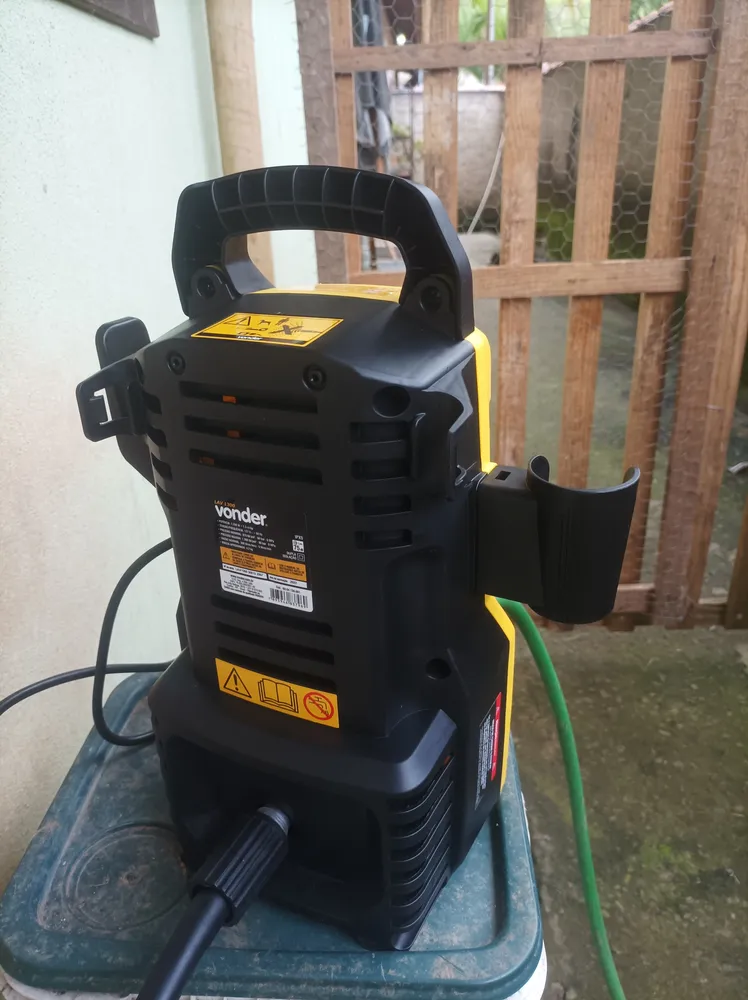 Lavadora de Alta Pressão Vonder LAV 1300 – 1300 Libras, Compacta, Potente, Ideal para Carros, Quintais e Limpezas Pesadas 13