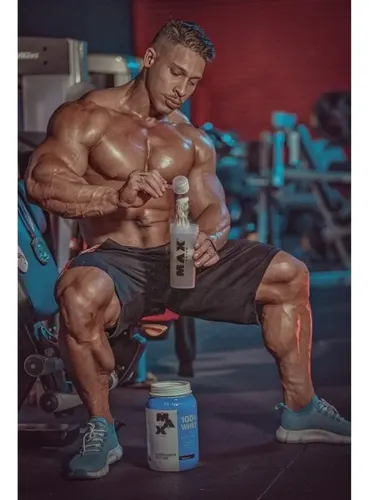Suplemento Proteína 100% Whey Protein 900g Max Titanium Sabor Chocolate 3