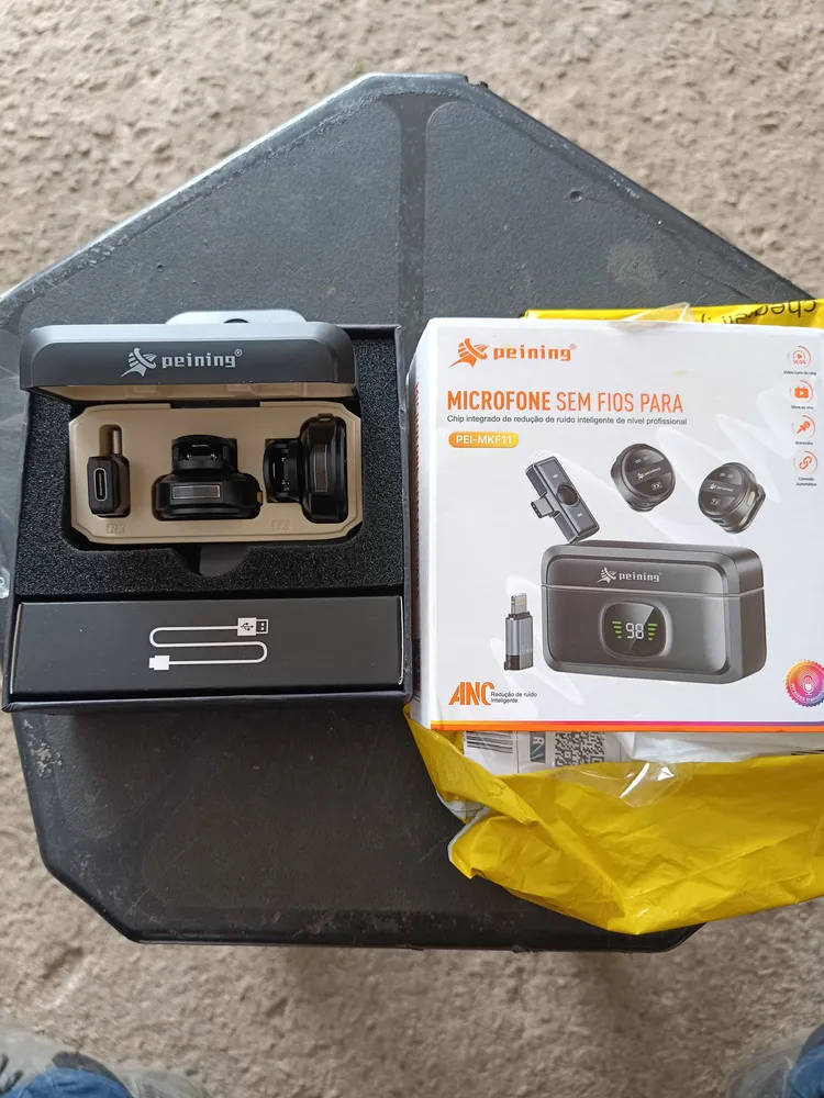 Microfone Lapela Redondo Imã Sem Fio Preto Duplo Anti Ruído Cor Preto - Lightning IPhone 8 ao 14 11