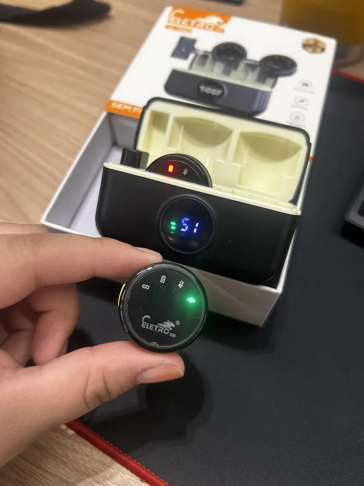 Microfone Lapela Redondo Imã Sem Fio Preto Duplo Anti Ruído Cor Preto - Lightning IPhone 8 ao 14 15